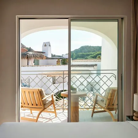 W Sardinia - Poltu Quatu Hotel