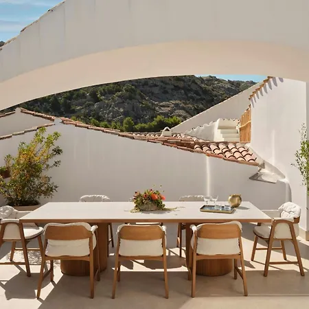 W Sardinia - Poltu Quatu Hotel Porto Cervo