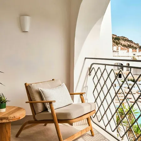 W Sardinia - Poltu Quatu Hotel